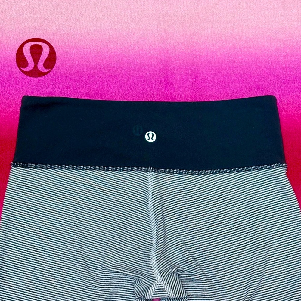 Sz4 Lululemon Wunder Under Crop Gray strips